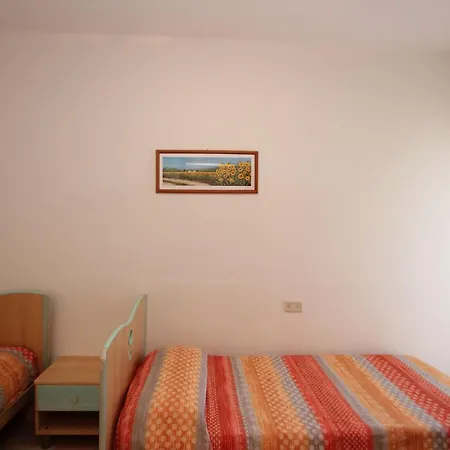 Seaside With Shared Pool Apartment *